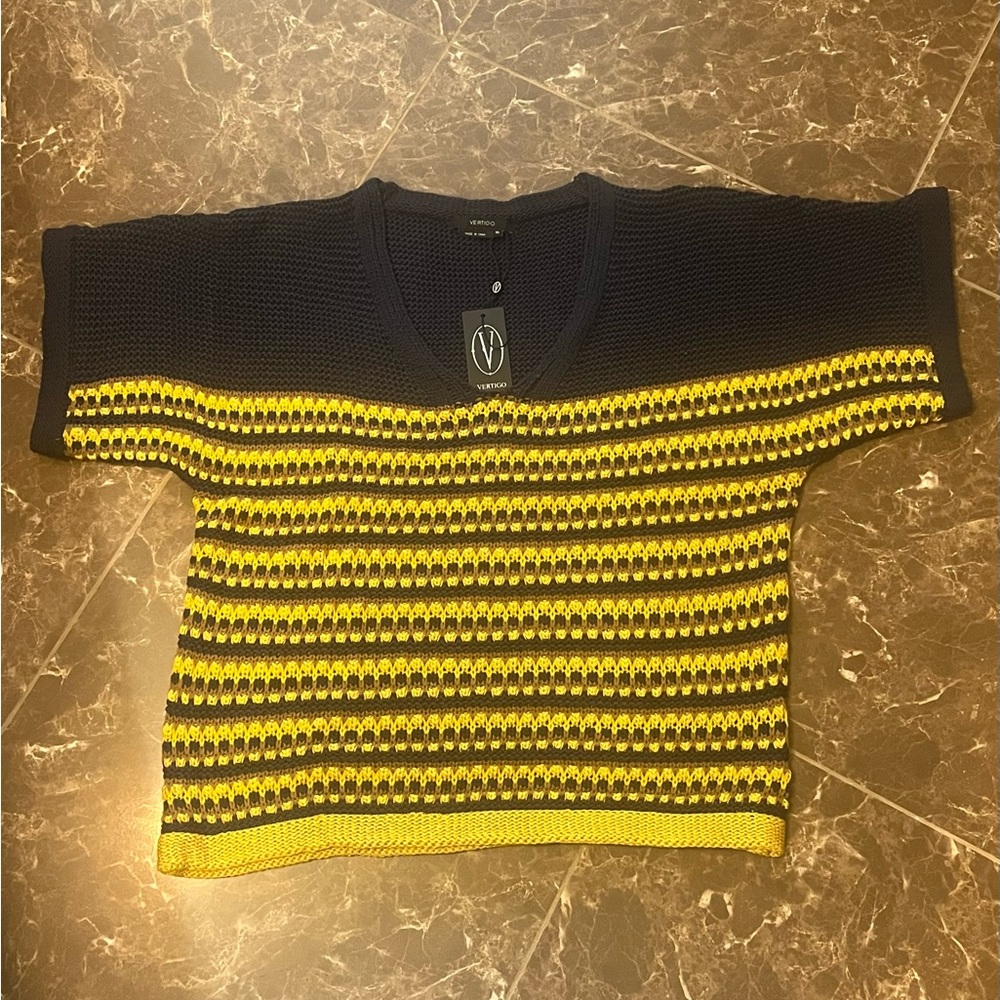 Vertigo Sweater Sz XL